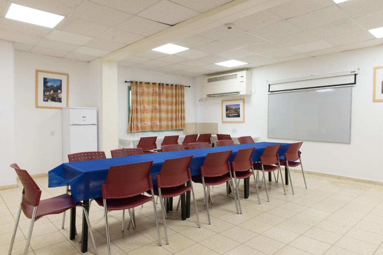 HI - Maayan Harod Hostel Gid'ona Buitenkant foto