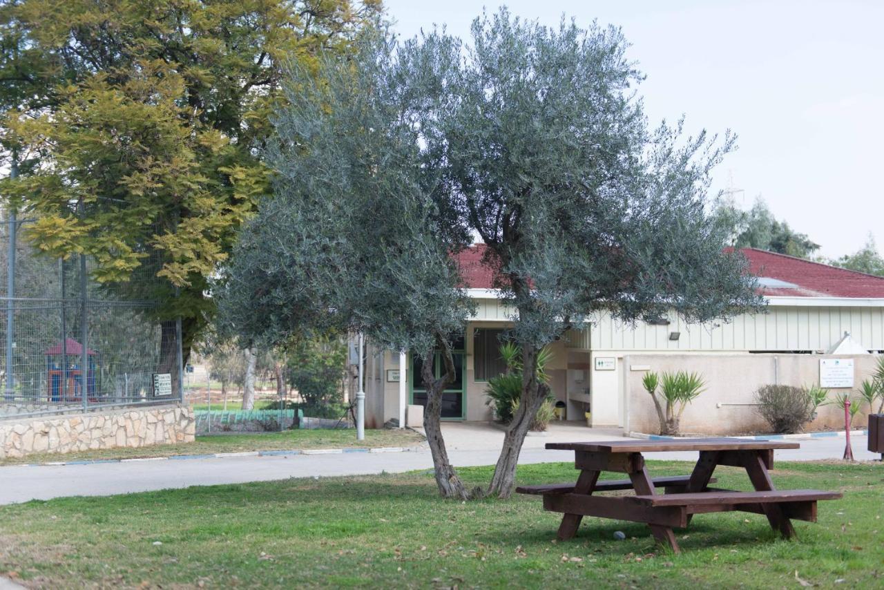 HI - Maayan Harod Hostel Gid'ona Buitenkant foto
